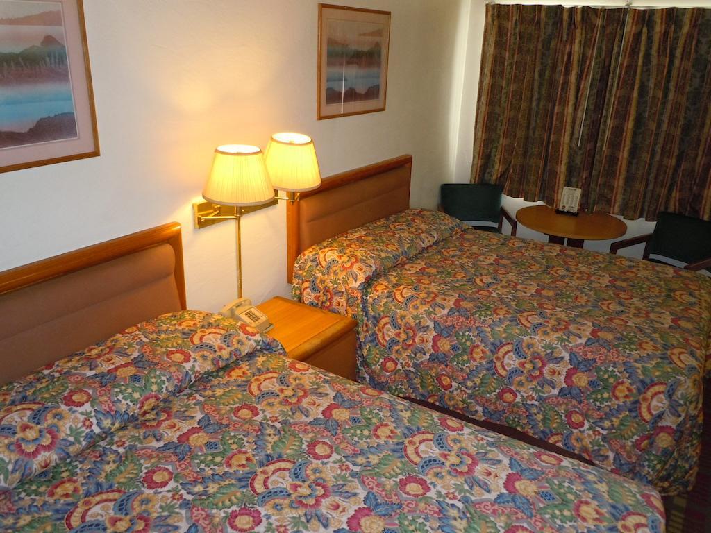 Value Inn Фаллон Номер фото