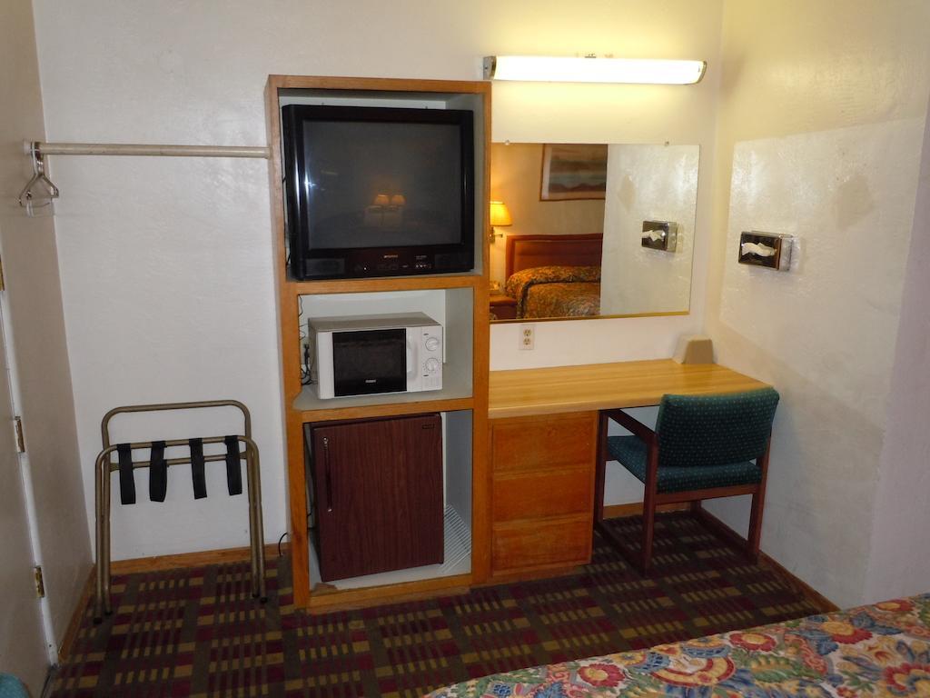 Value Inn Фаллон Екстер'єр фото